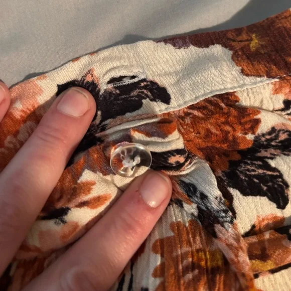 Floral faux wrap high-low/midi skirt with ruffles and ties - Picture 10 of 12